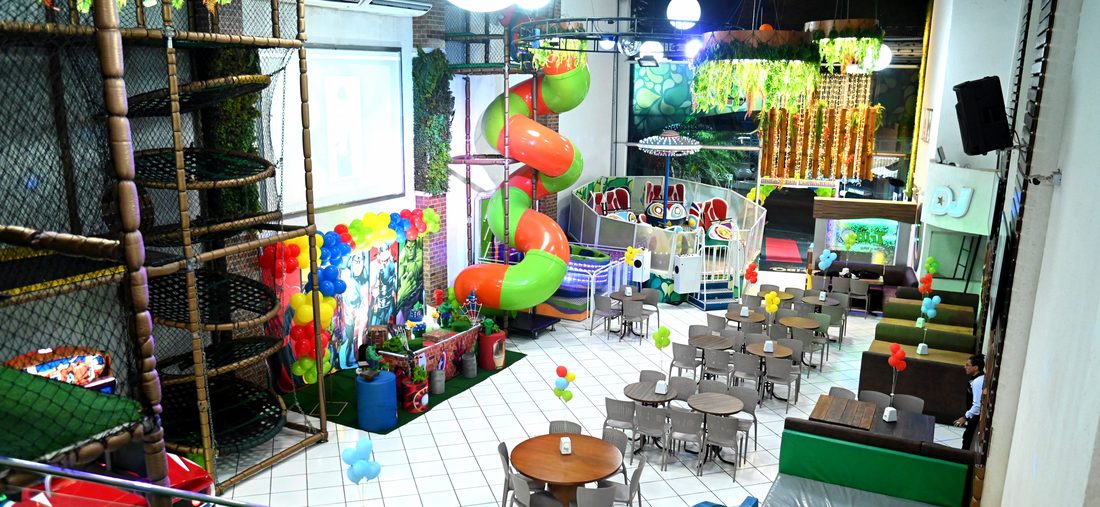 Salão da unidade Kids & Teens montado para uma festa