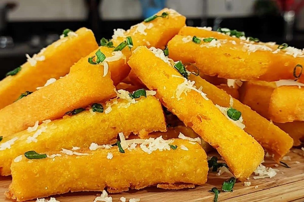 Bastões de polenta frita